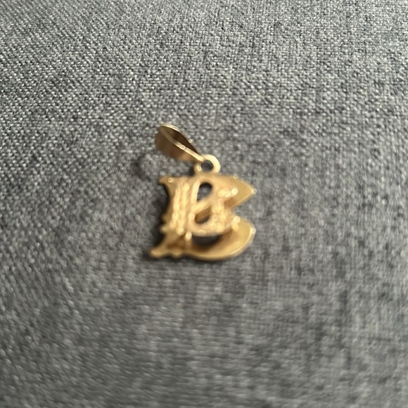 Vintage stamped 14k gold “B” charm. - Picture 3 of 3